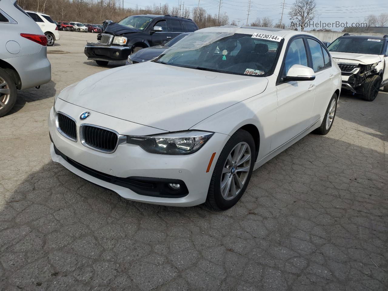 2016 Bmw 320 Xi Белый vin: WBA8E5G52GNT94274