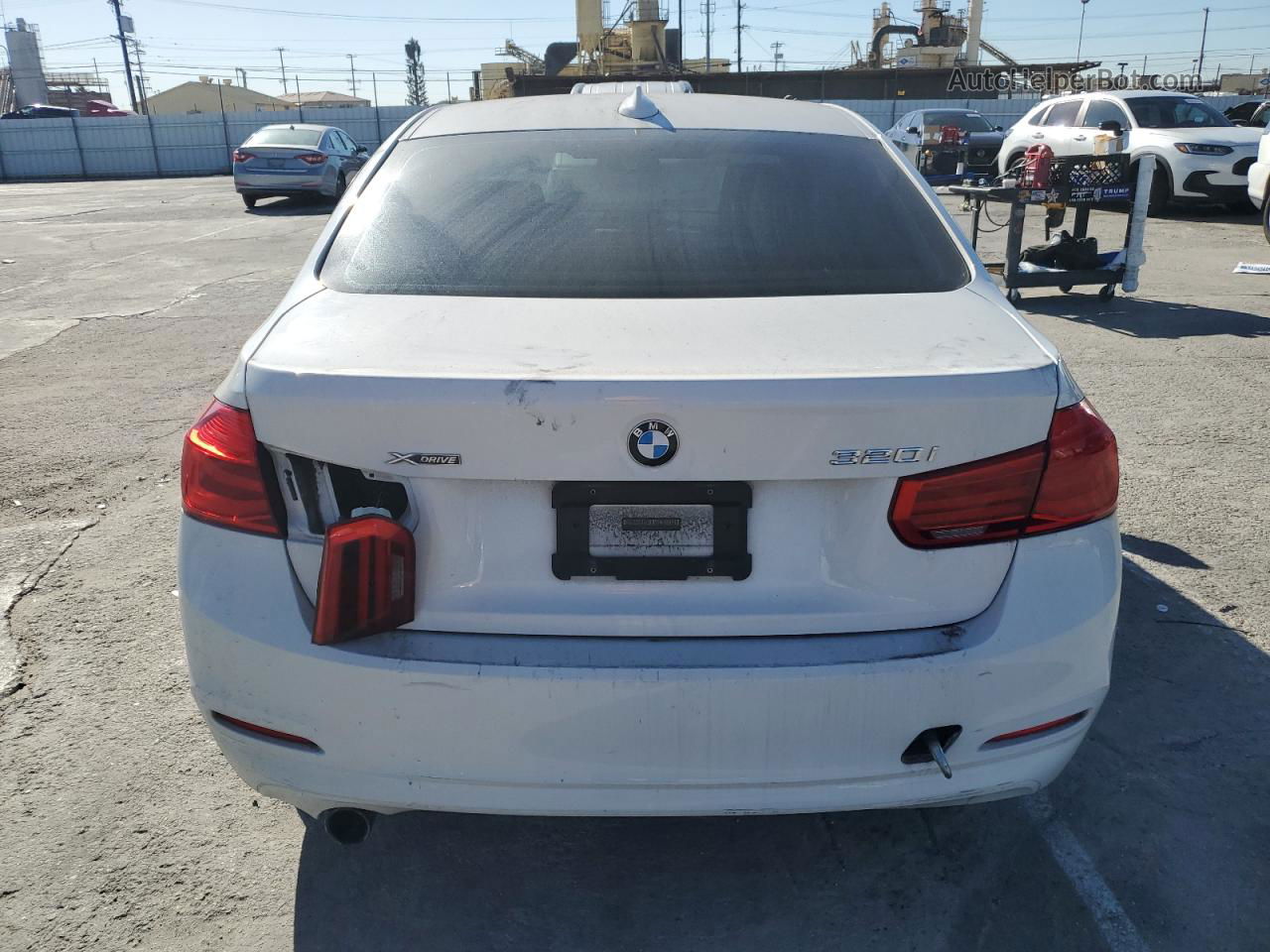 2016 Bmw 320 Xi White vin: WBA8E5G54GNT41494