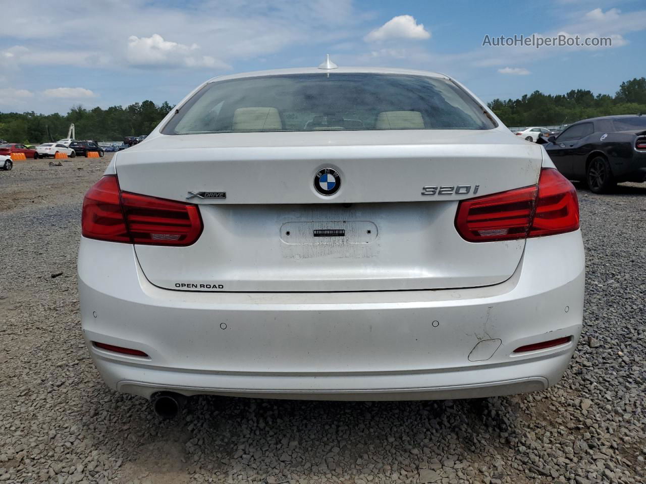 2016 Bmw 320 Xi White vin: WBA8E5G54GNT93790