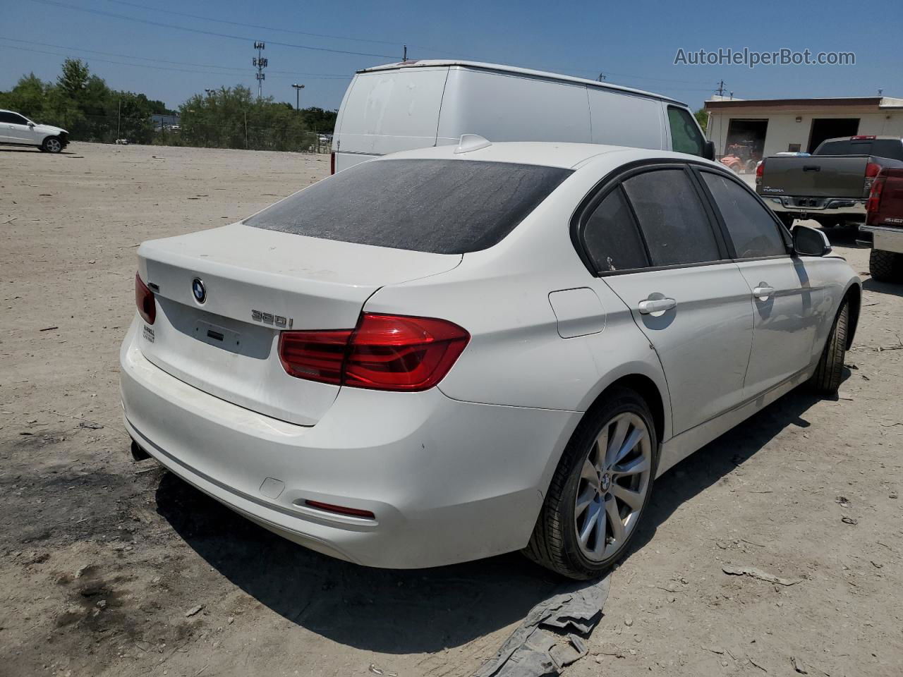 2017 Bmw 320 Xi White vin: WBA8E5G56HNU41484