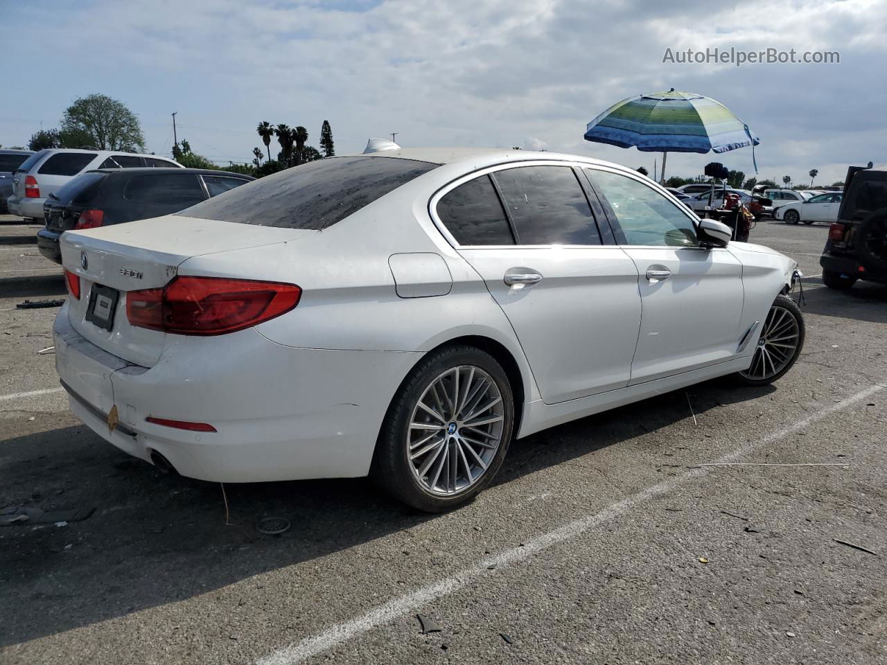 2018 Bmw 530 I Белый vin: WBAJA5C53JWA36267