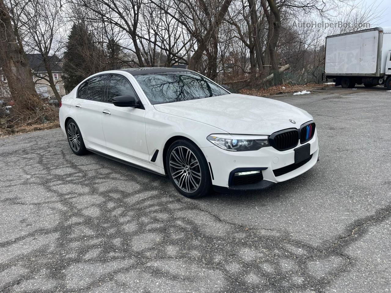 2018 Bmw 530 Xi White vin: WBAJA7C51JWA74706