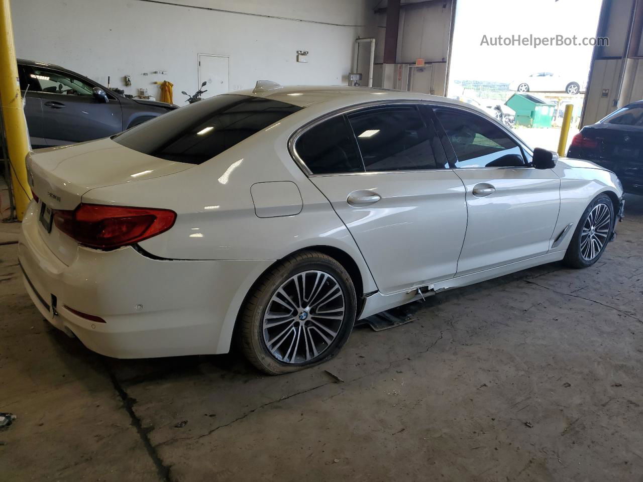 2019 Bmw 530 Xi White vin: WBAJA7C57KWC77536