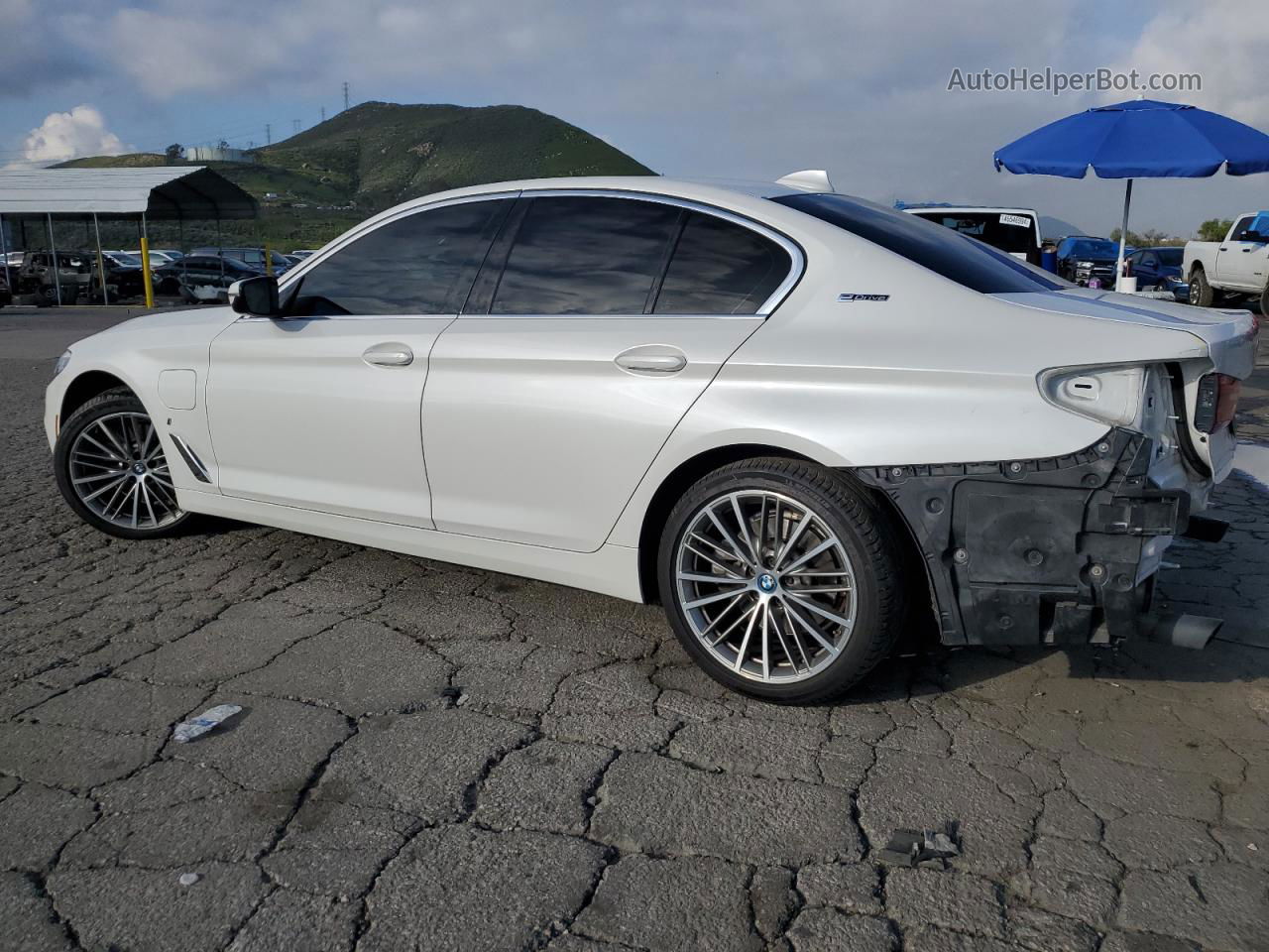 2019 Bmw 530e  White vin: WBAJA9C51KB254575