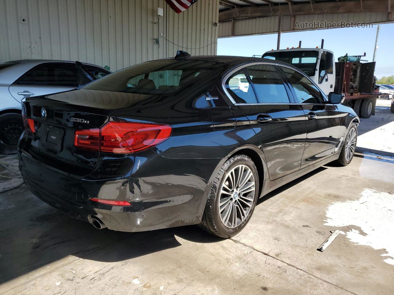 2019 Bmw 530e  Черный vin: WBAJA9C55KB399313