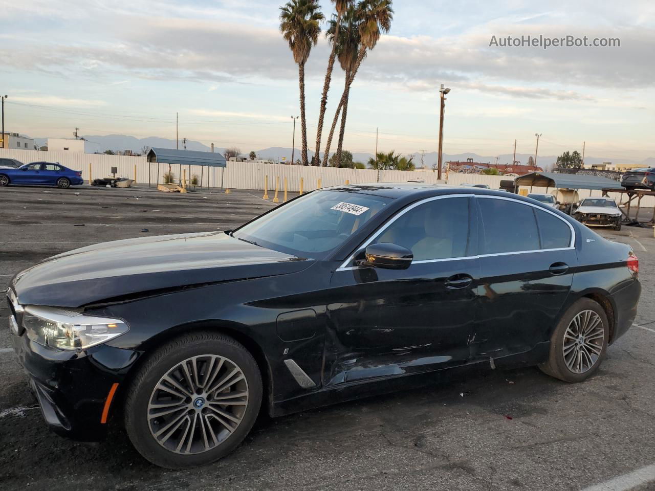 2019 Bmw 530e  Черный vin: WBAJA9C56KB389552