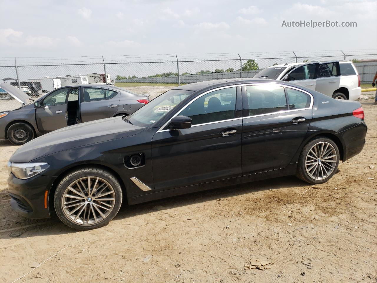 2018 Bmw 530e  Черный vin: WBAJA9C57JB250867