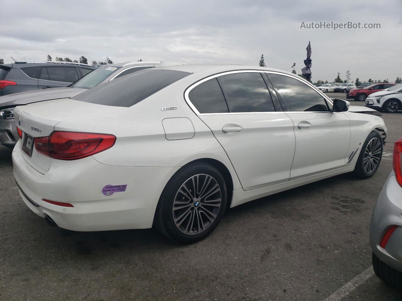 2019 Bmw 530e  White vin: WBAJA9C57KB399118