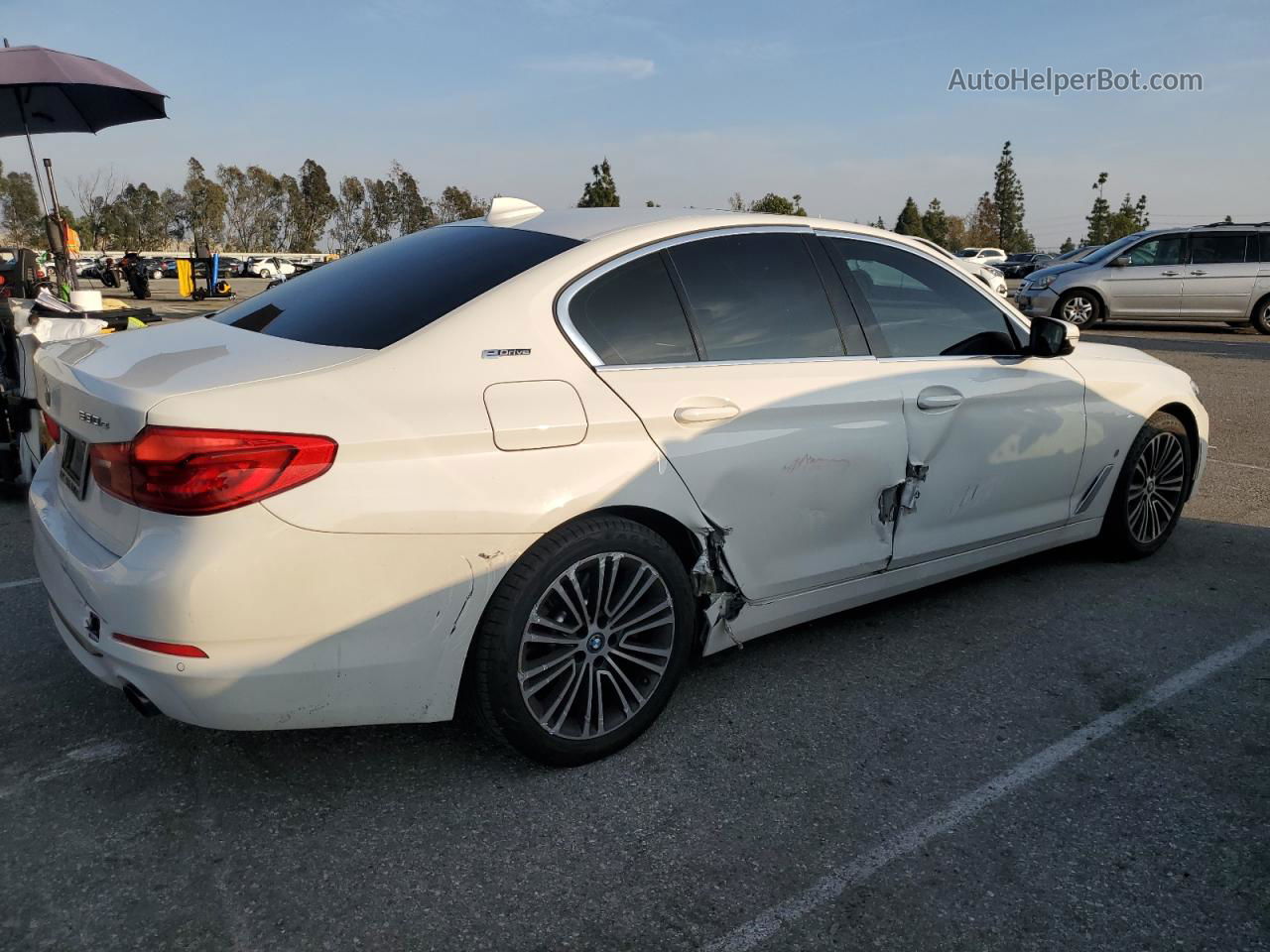 2019 Bmw 530e  White vin: WBAJA9C58KB393179