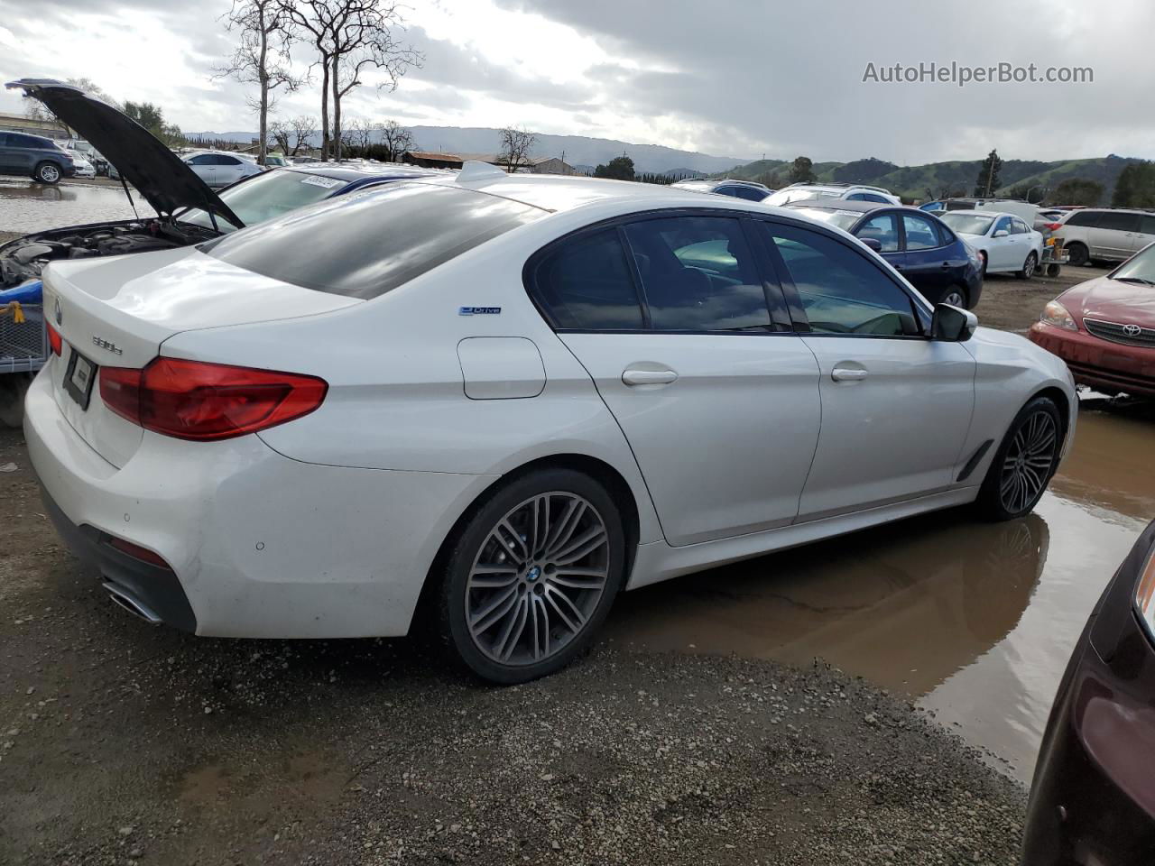 2019 Bmw 530e  Белый vin: WBAJA9C59KB393157