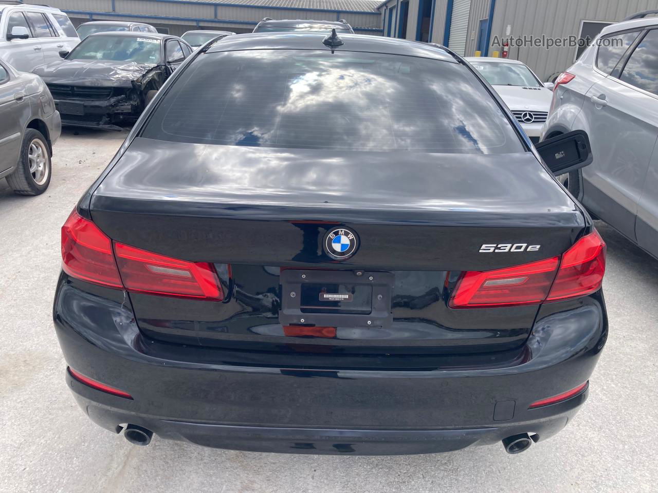 2019 Bmw 530xe  Black vin: WBAJB1C58KB375778