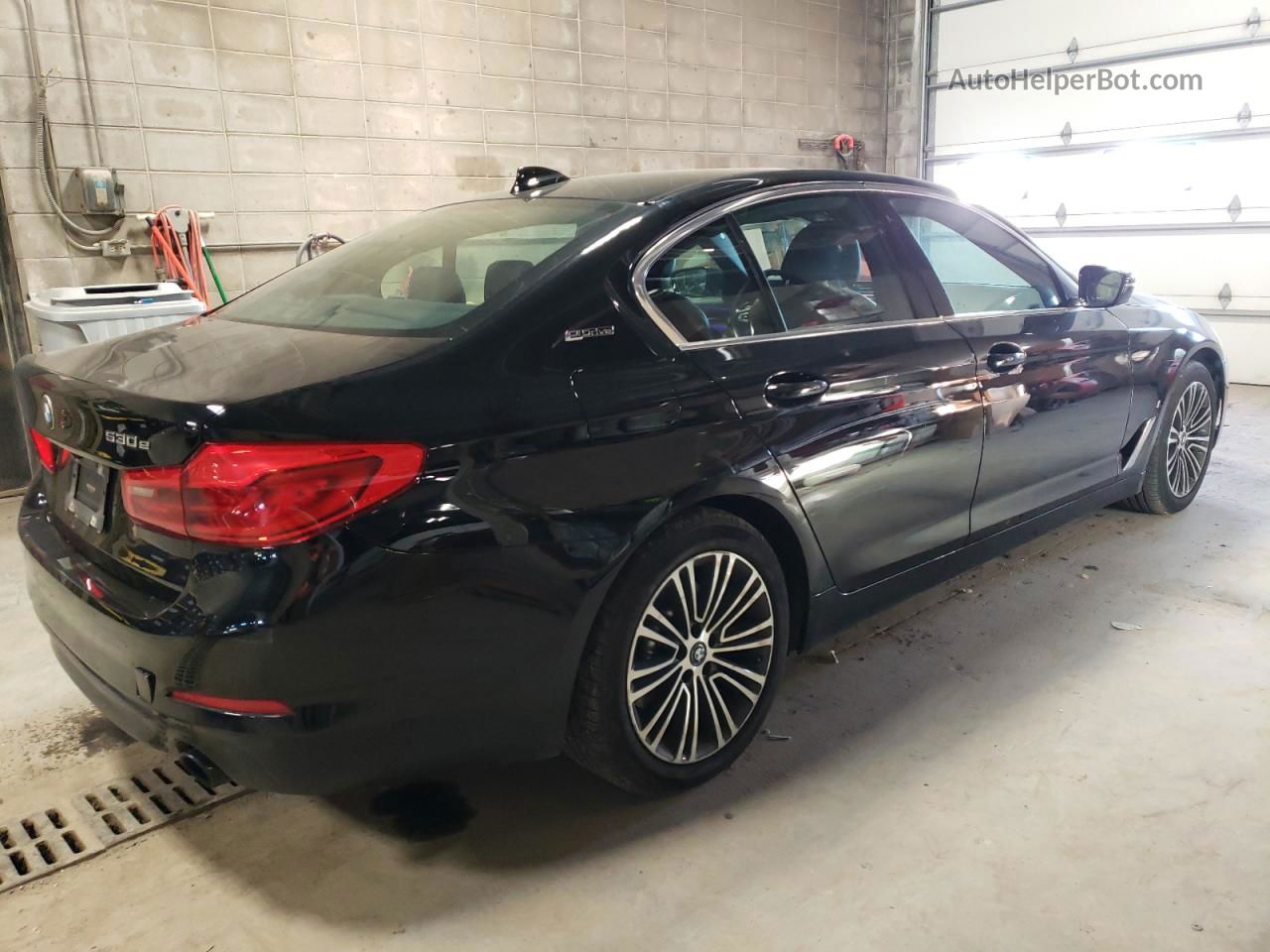 2019 Bmw 530xe  Black vin: WBAJB1C59KB375854