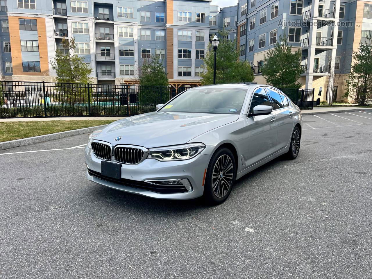 2017 Bmw 540 Xi Silver vin: WBAJE7C3XHG887126