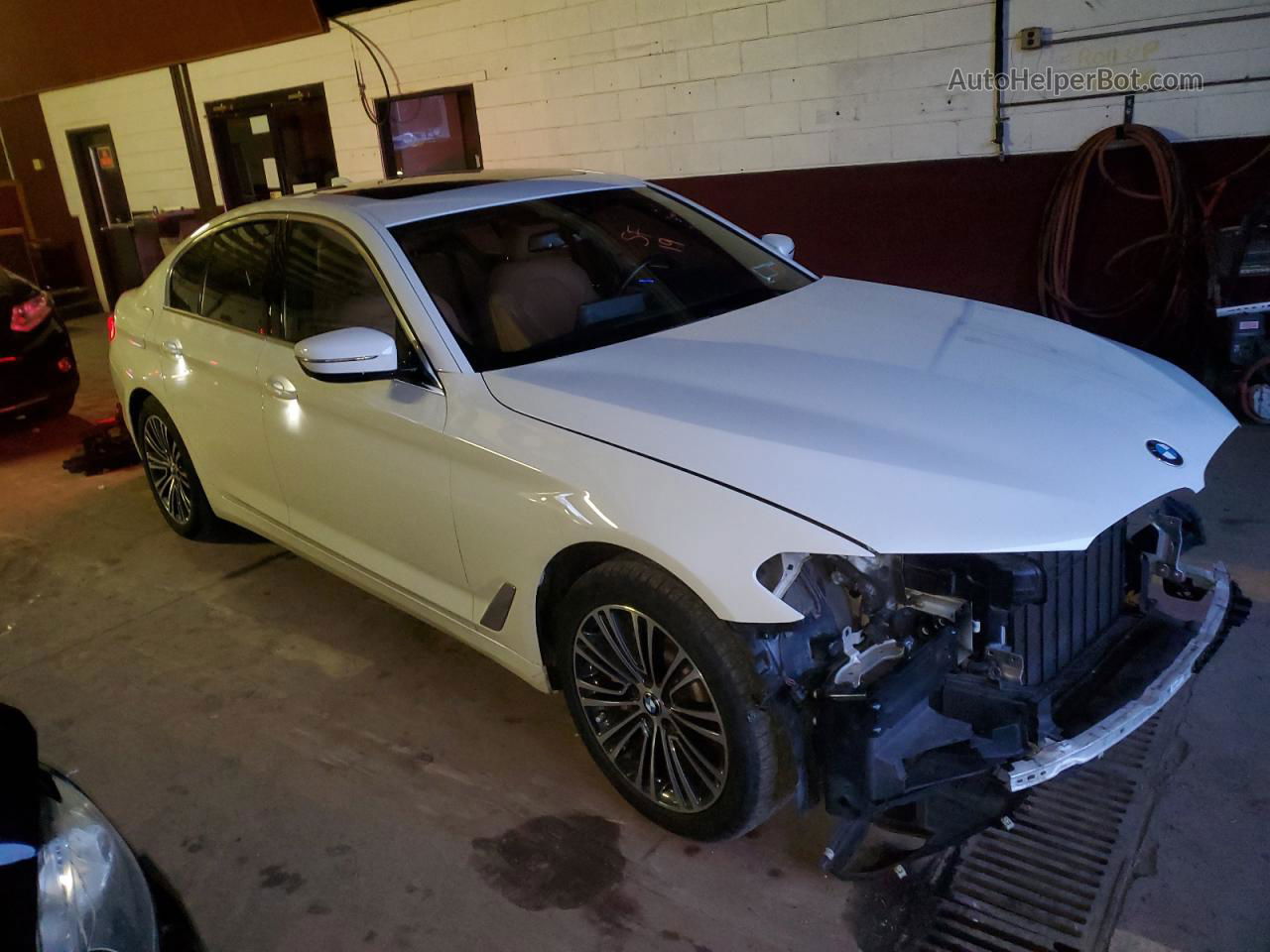 2019 Bmw 540 Xi White vin: WBAJE7C53KG893102