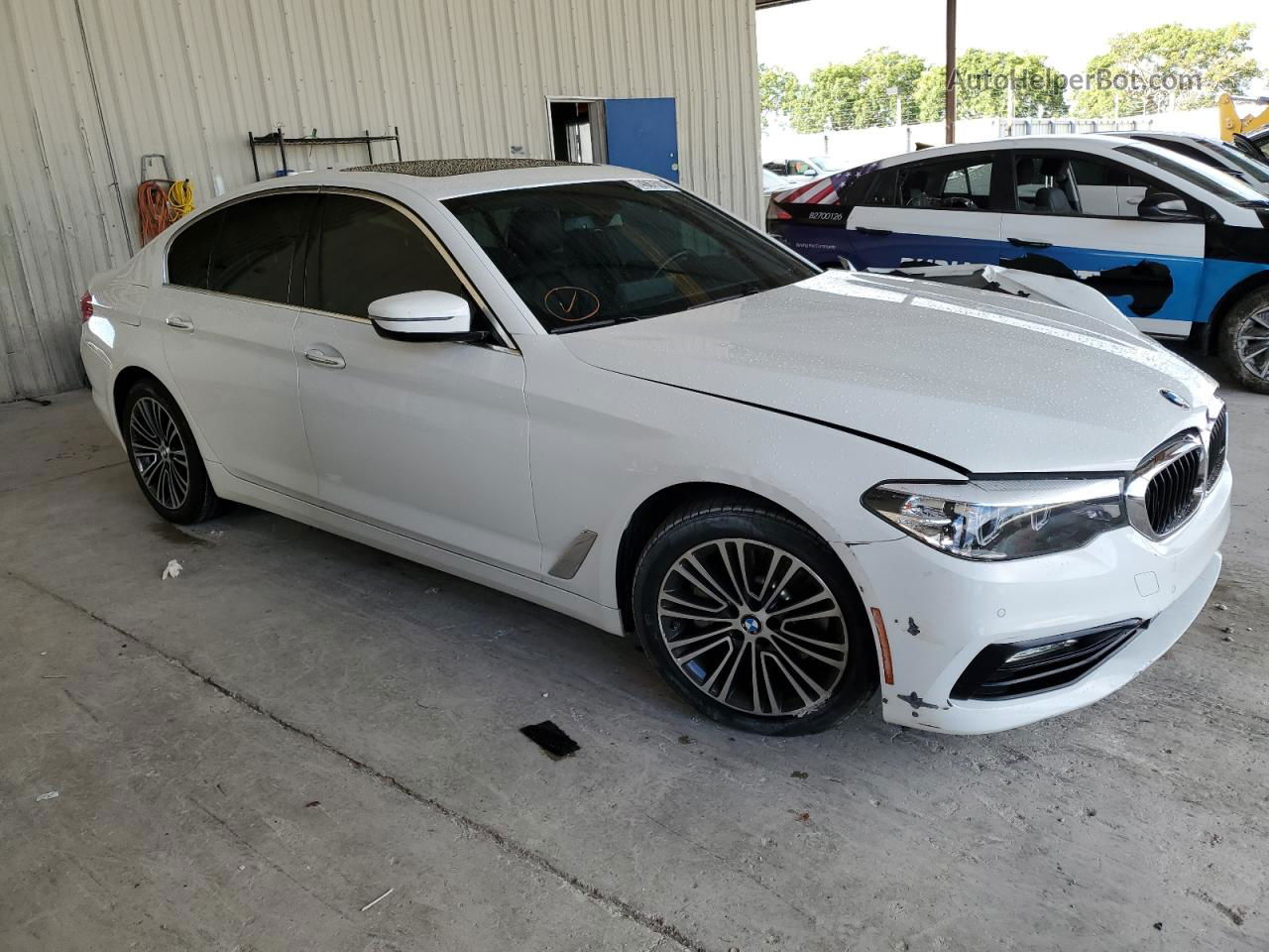 2018 Bmw 540 Xi White vin: WBAJE7C58JWC56889