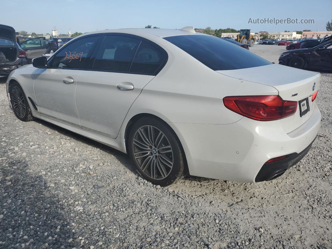 2019 Bmw 540 Xi Белый vin: WBAJE7C58KWD55049