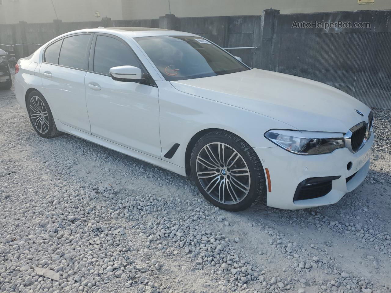 2019 Bmw 540 Xi Белый vin: WBAJE7C58KWD55049