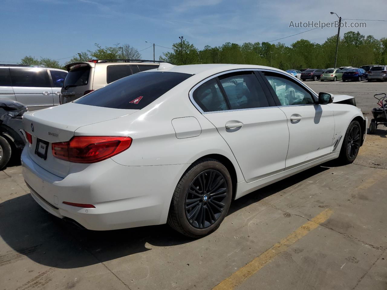 2019 Bmw 540 Xi Белый vin: WBAJE7C58KWW04544