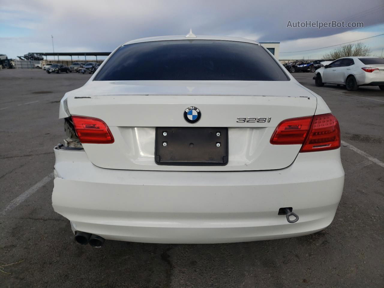 2011 Bmw 328 I Белый vin: WBAKE3C59BE441812