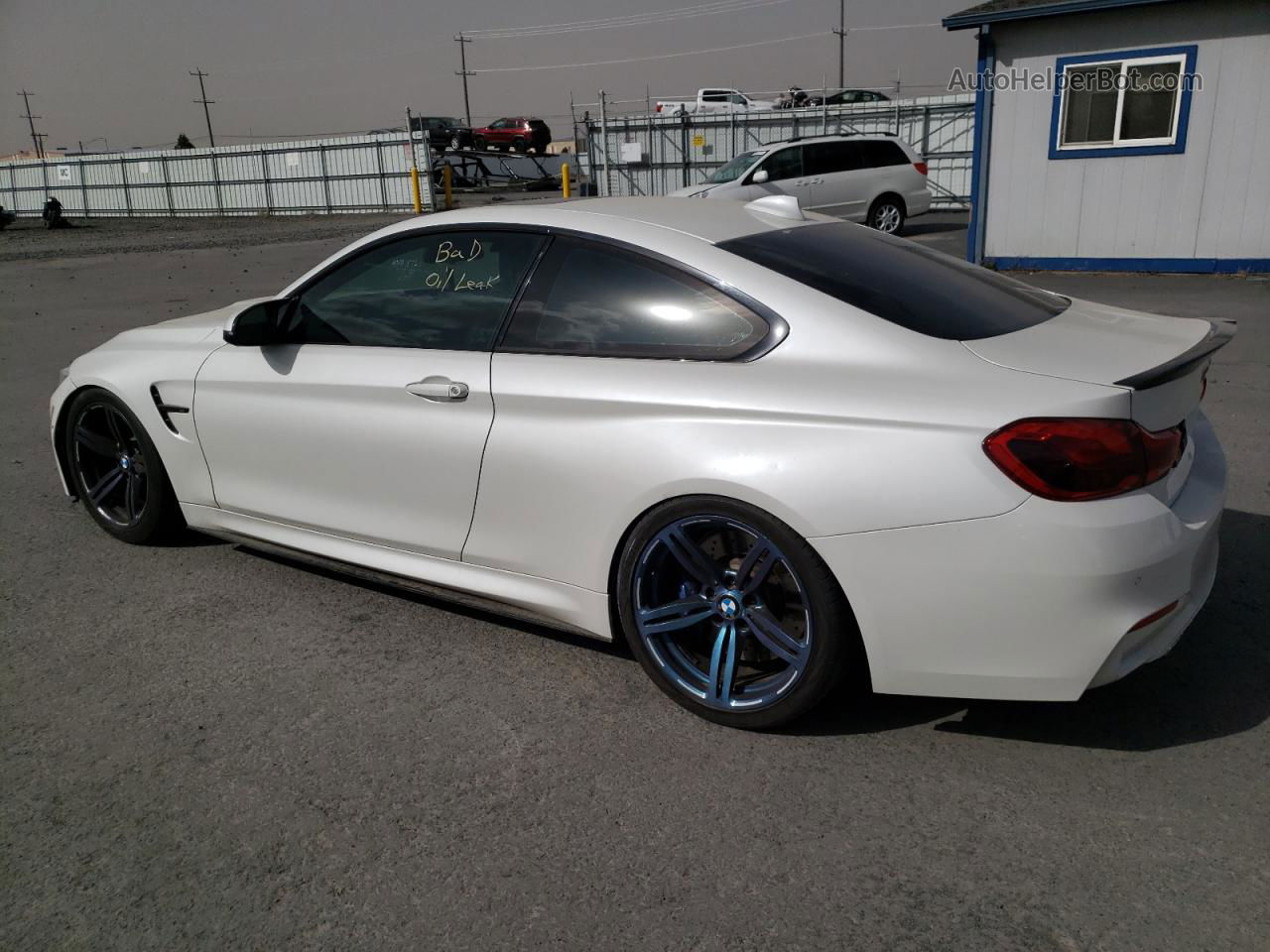 2015 Bmw M4  White vin: WBS3R9C50FK332301