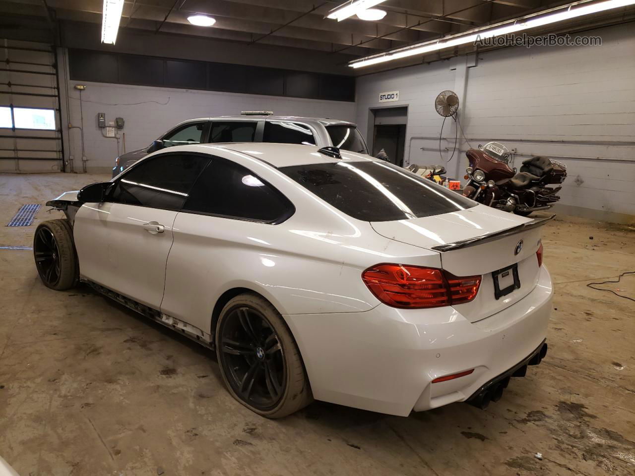 2015 Bmw M4  White vin: WBS3R9C51FK332534