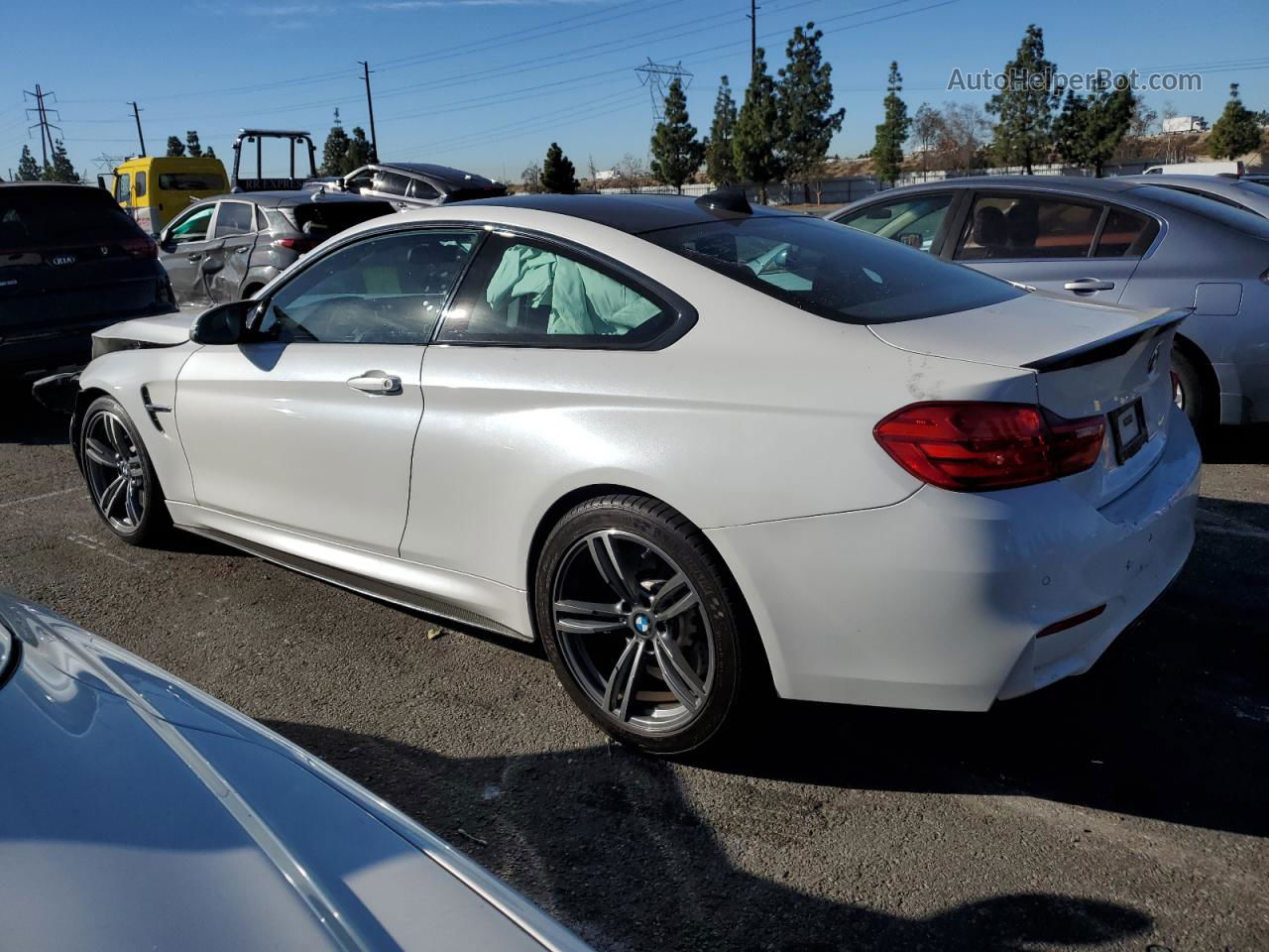 2016 Bmw M4  White vin: WBS3R9C52GK337503