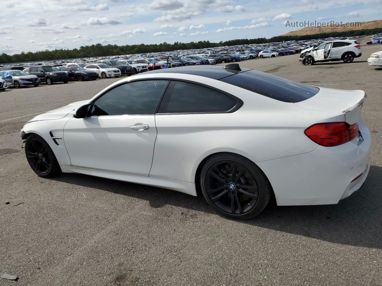 2016 Bmw M4  White vin: WBS3R9C52GK708109