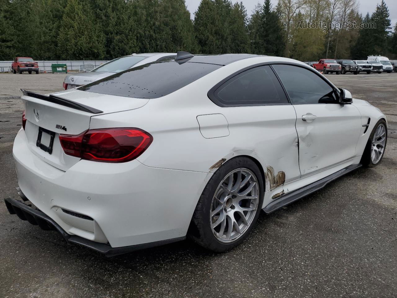 2015 Bmw M4  White vin: WBS3R9C53FK335290