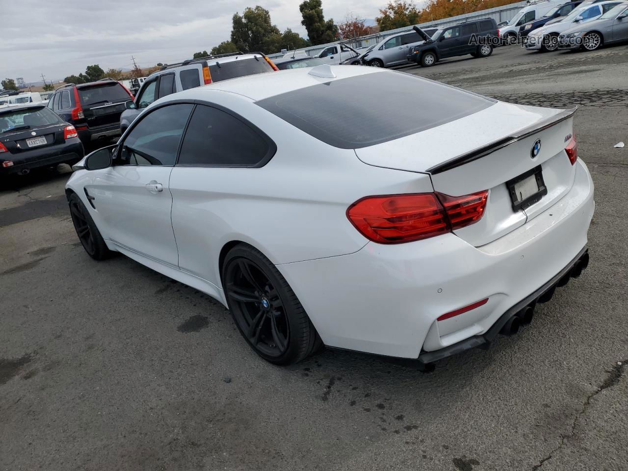 2015 Bmw M4  White vin: WBS3R9C54FK331331