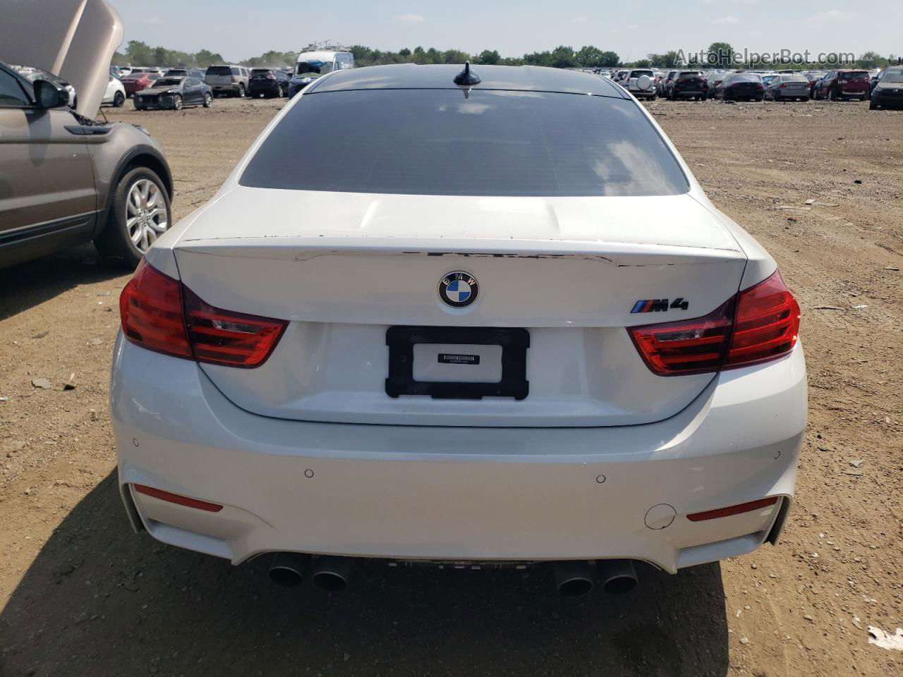 2016 Bmw M4  White vin: WBS3R9C55GK336815