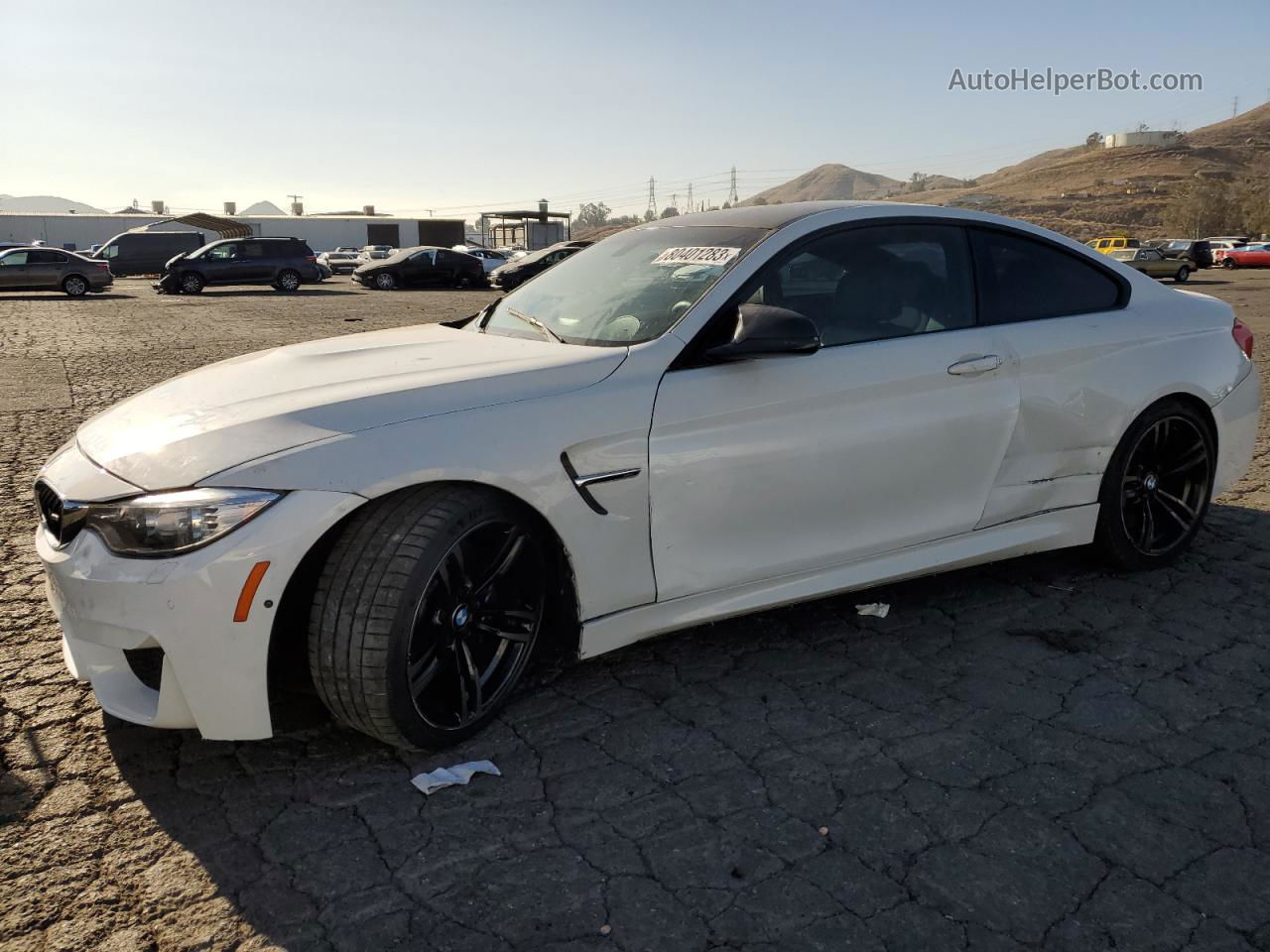 2015 Bmw M4  White vin: WBS3R9C56FK335266