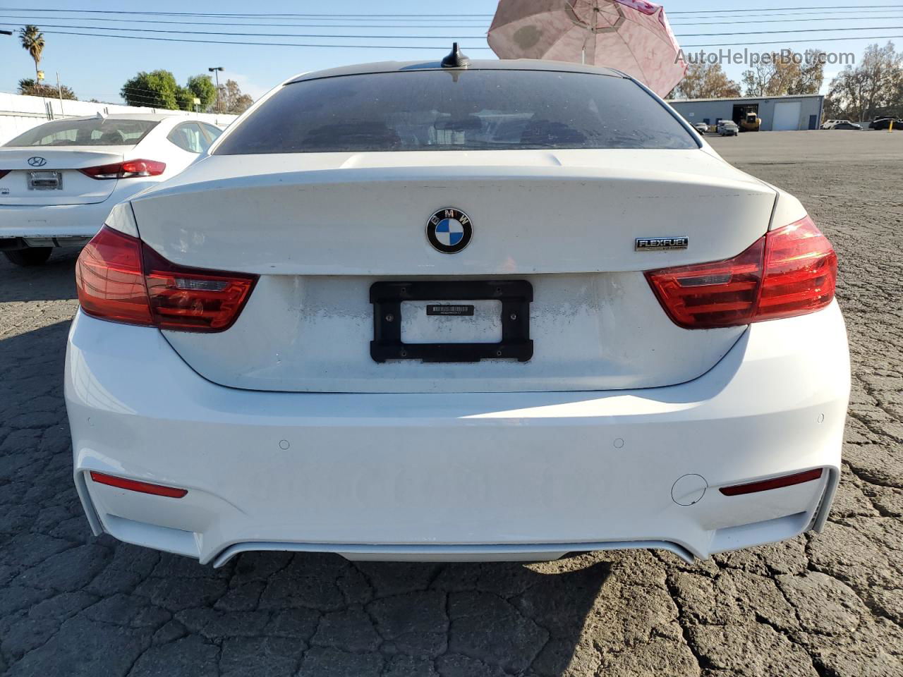 2015 Bmw M4  White vin: WBS3R9C56FK335266