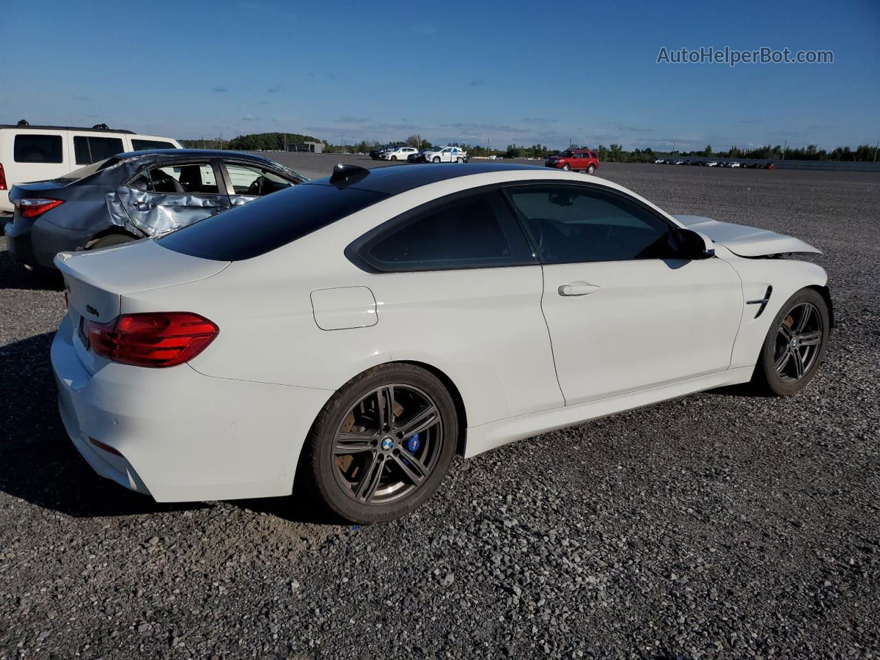 2016 Bmw M4  Белый vin: WBS3R9C56GK336290