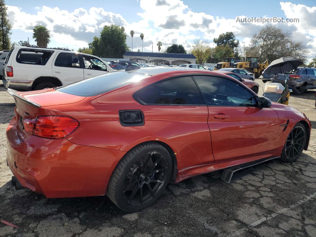 2015 Bmw M4  Оранжевый vin: WBS3R9C57FF708758