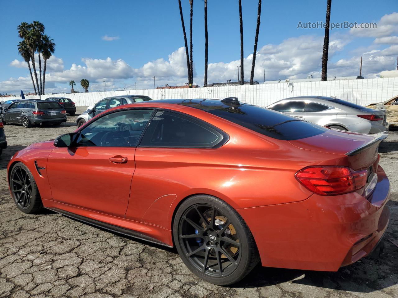 2015 Bmw M4  Оранжевый vin: WBS3R9C57FF708758