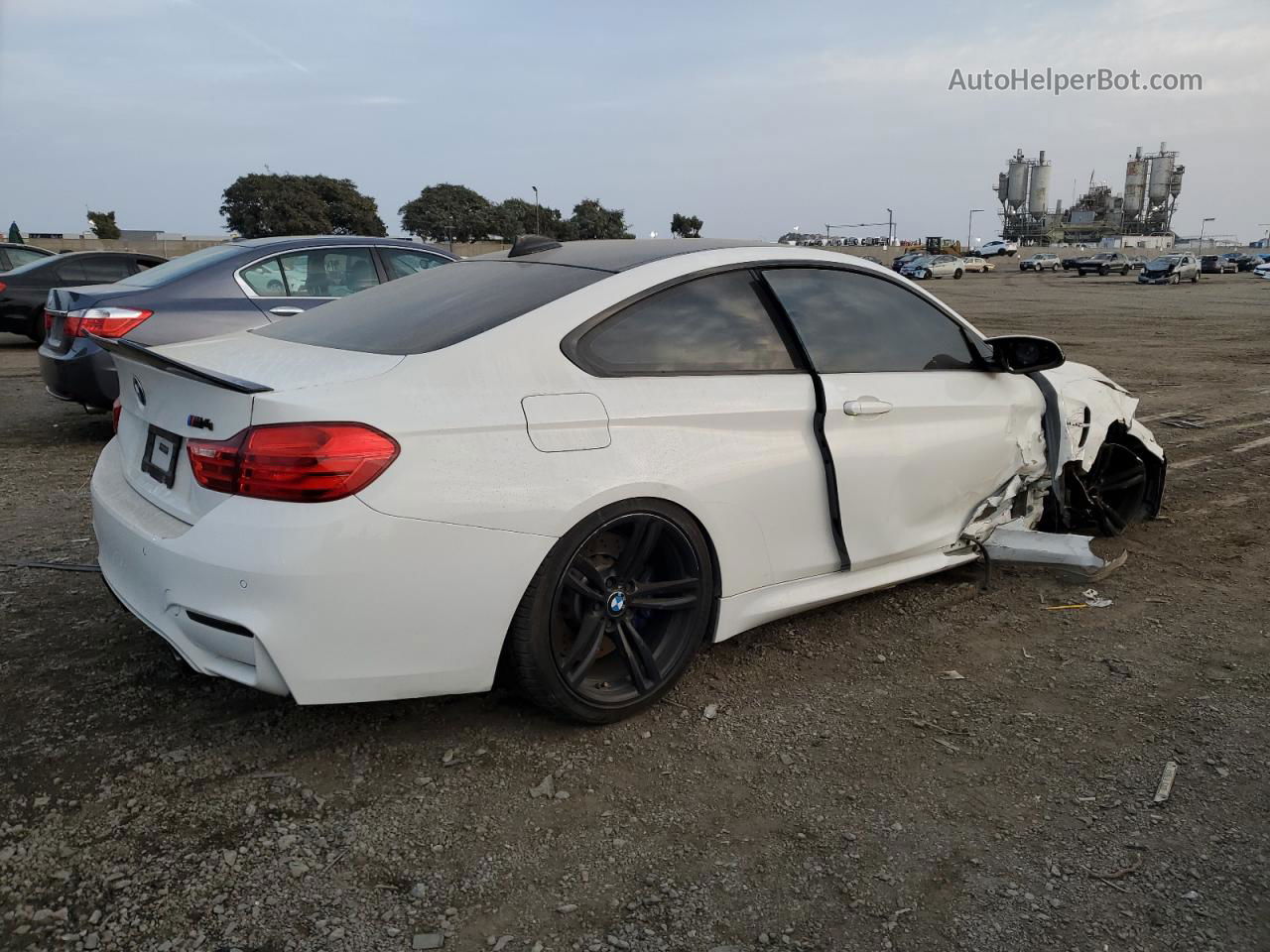 2016 Bmw M4  White vin: WBS3R9C57GK335701