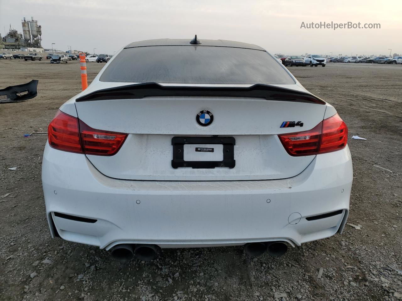 2016 Bmw M4  White vin: WBS3R9C57GK335701