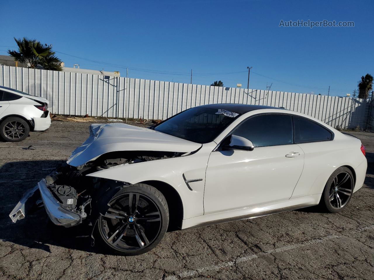 2016 Bmw M4  White vin: WBS3R9C57GK337478