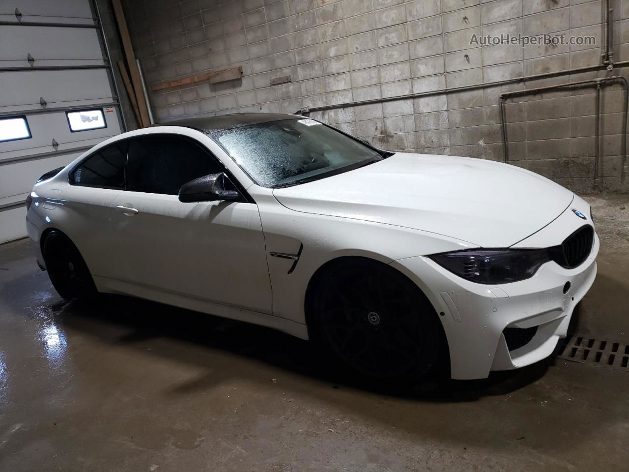 2015 Bmw M4  White vin: WBS3R9C59FK329140