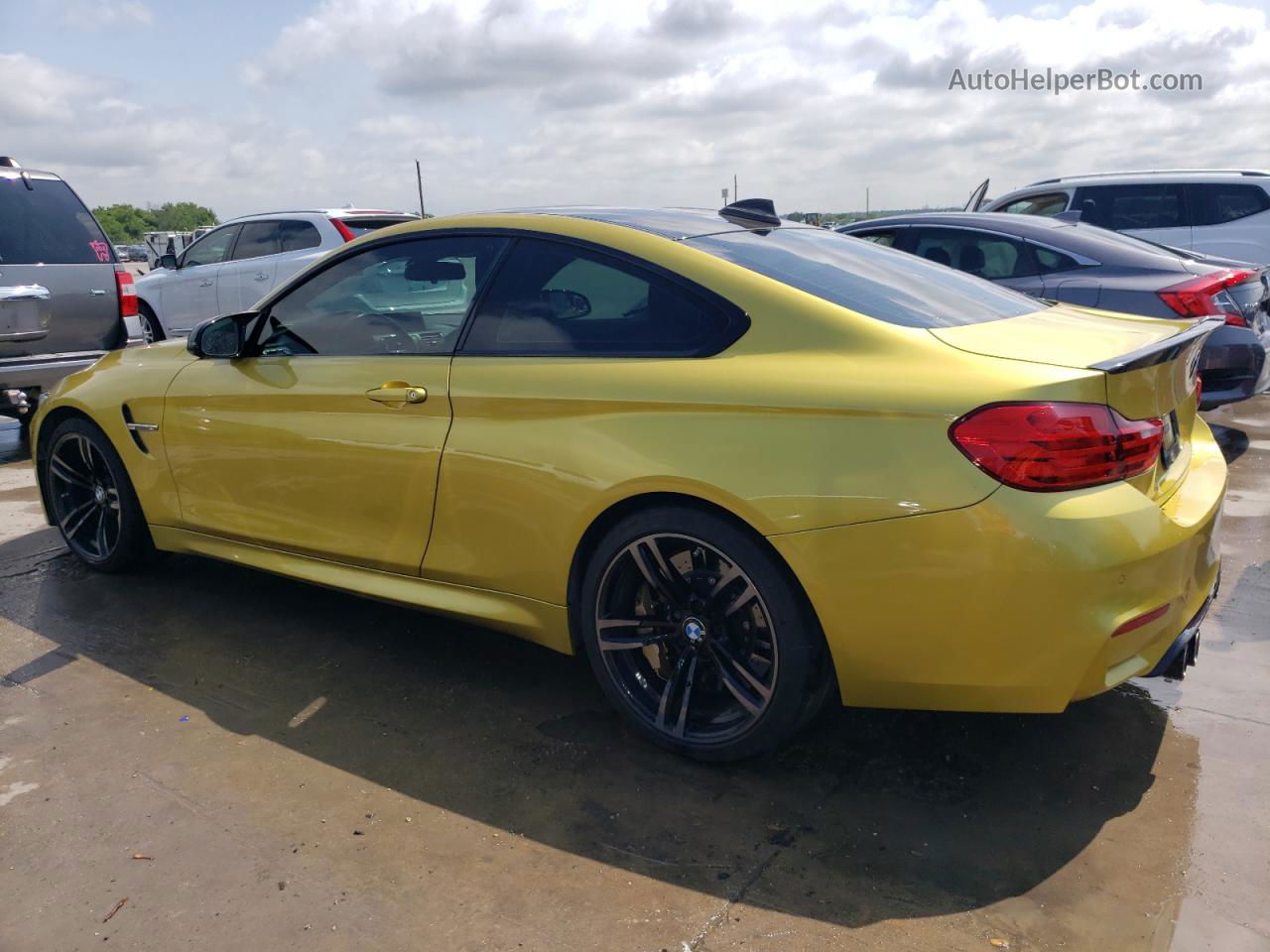 2015 Bmw M4  Gold vin: WBS3R9C59FK333186