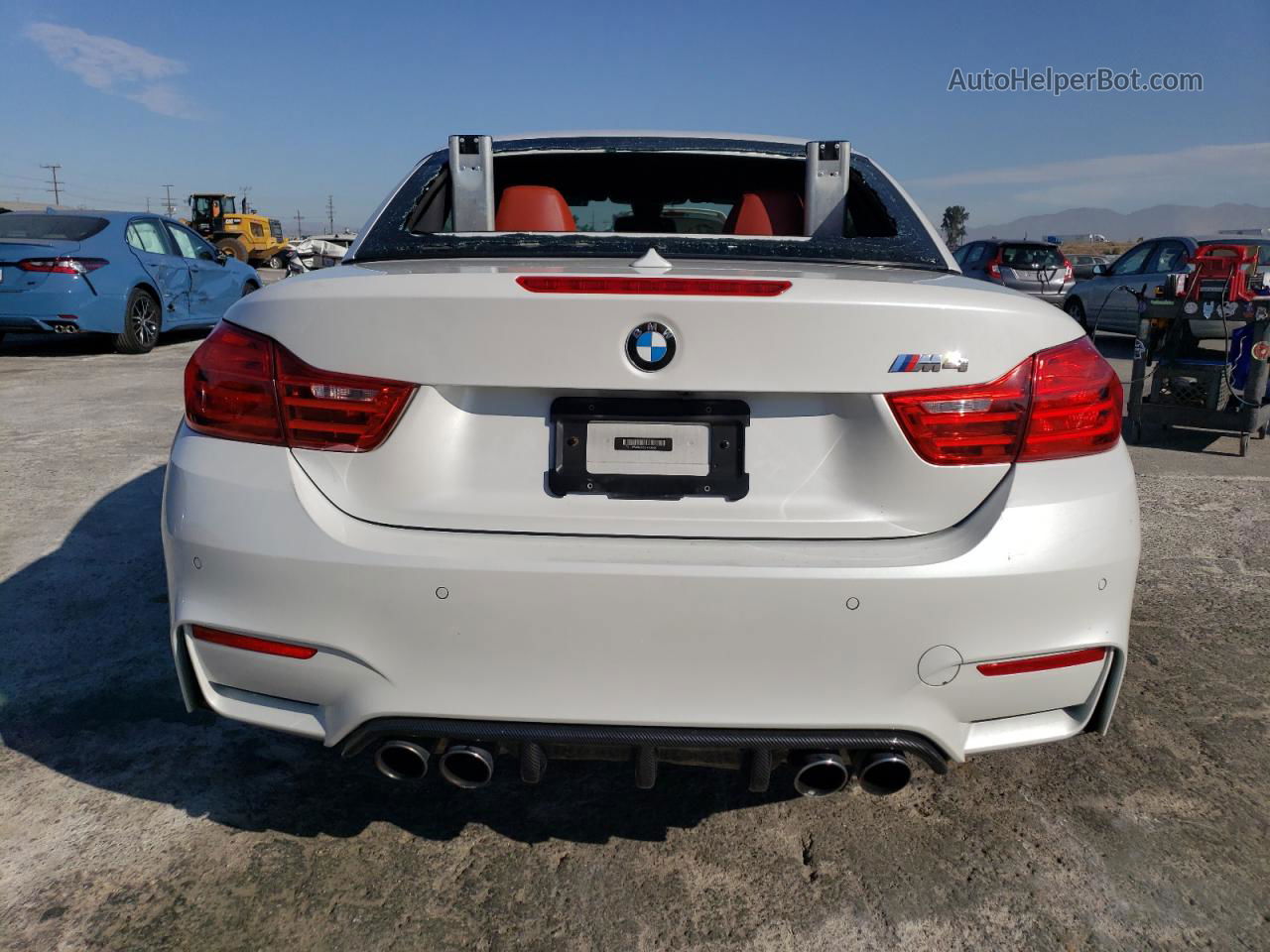 2015 Bmw M4  Белый vin: WBS3U9C55FP968360