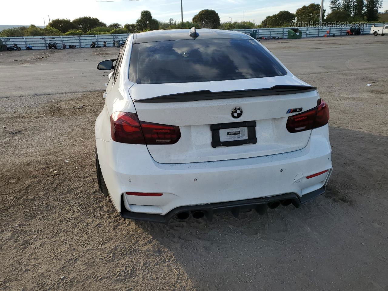 2017 Bmw M3  White vin: WBS8M9C34H5G85065