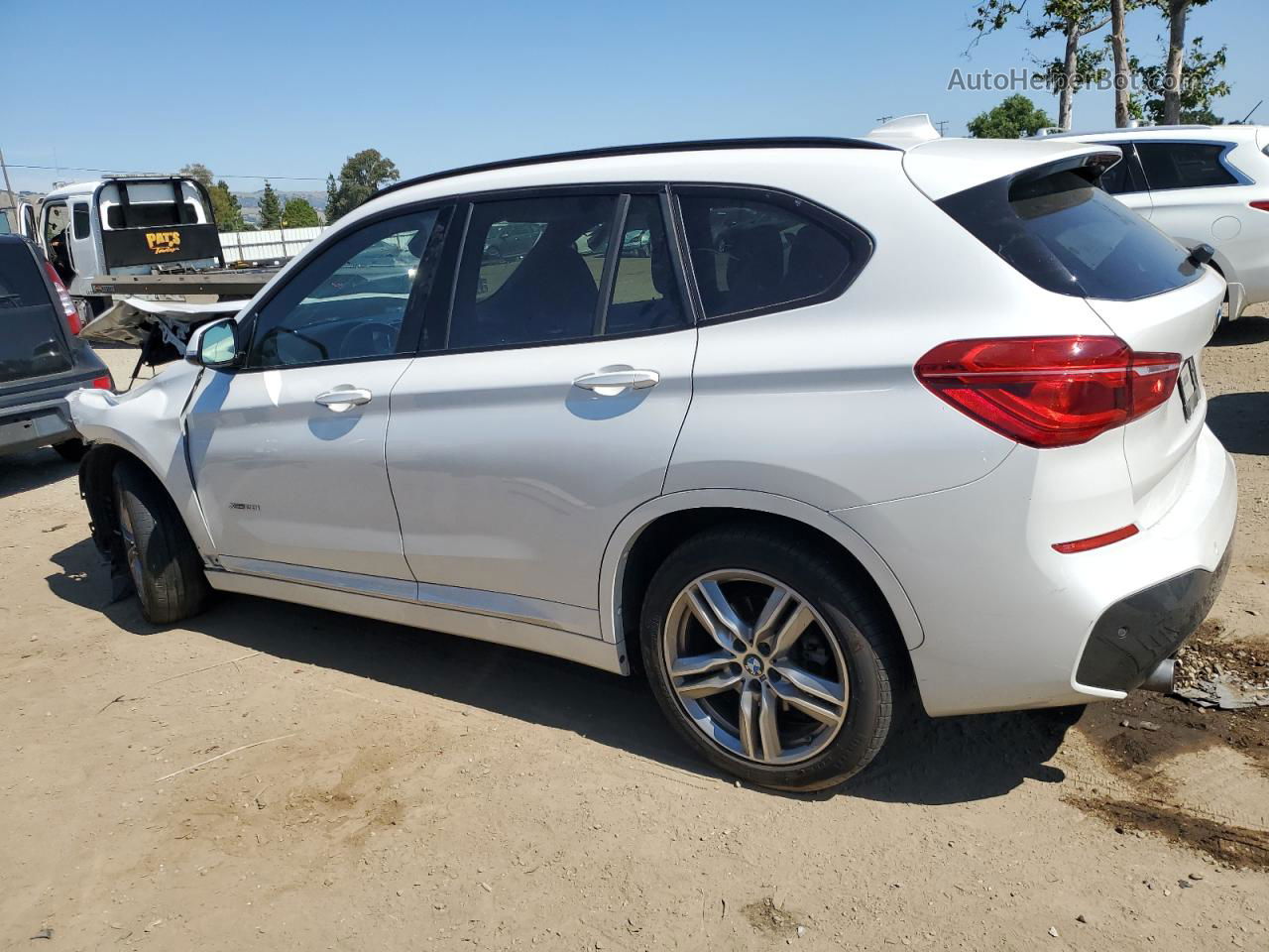 2018 Bmw X1 Xdrive28i White vin: WBXHT3C36J5F92676