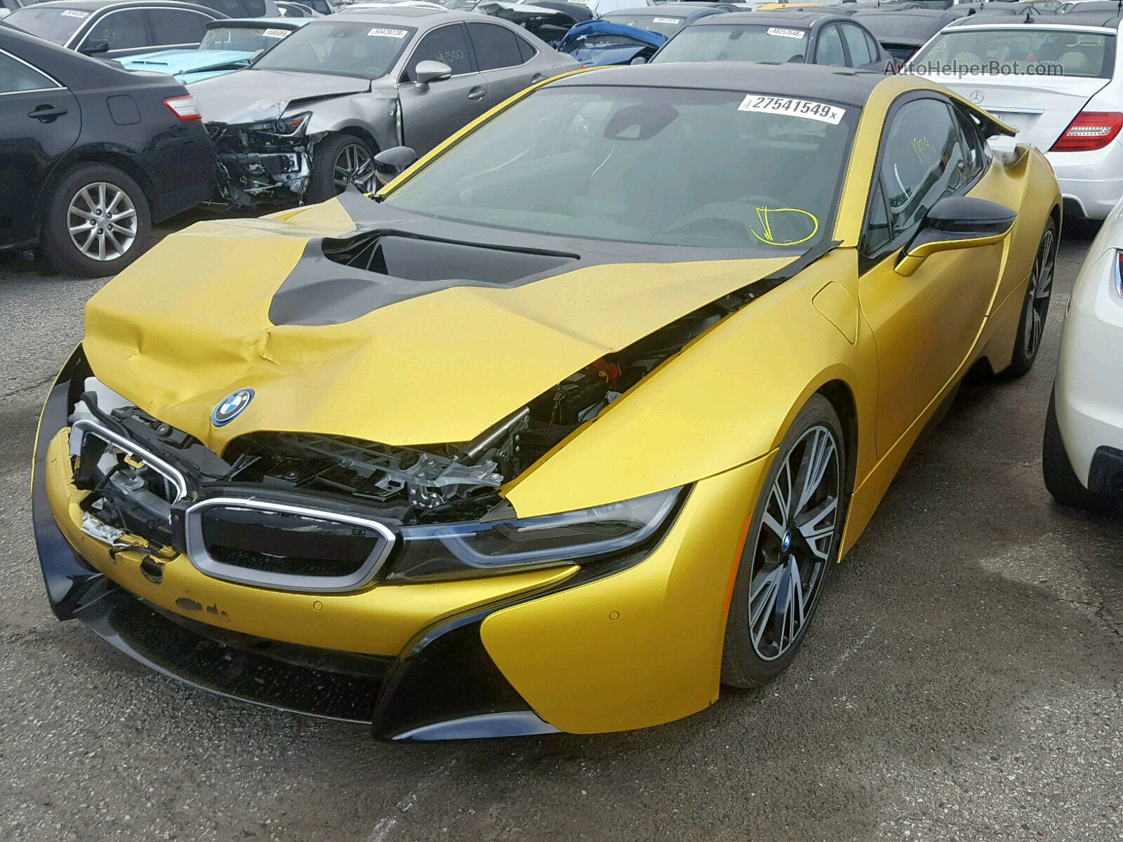 gold bmw i8