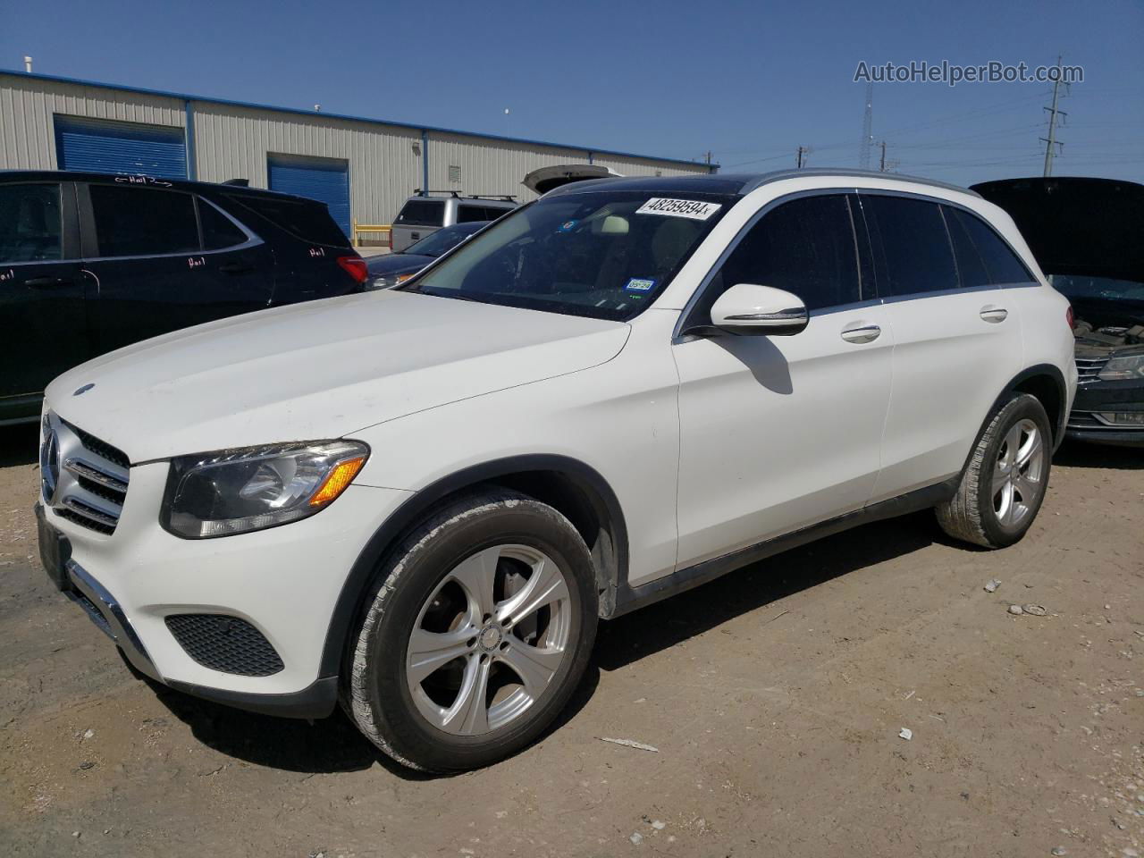 2016 Mercedes-benz Glc 300 White vin: WDC0G4JB0GF016462