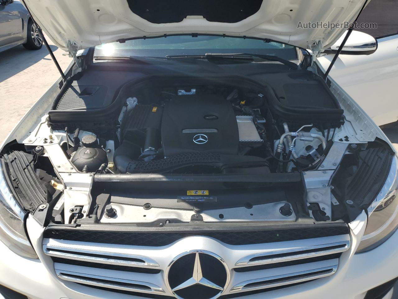 2019 Mercedes-benz Glc 300 White vin: WDC0G4JB1KV126340