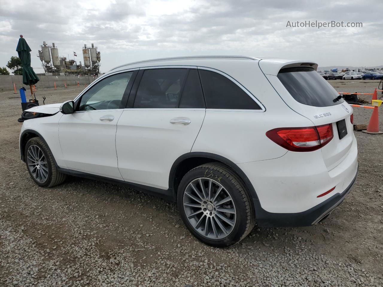 2016 Mercedes-benz Glc 300 White vin: WDC0G4JB2GF018942