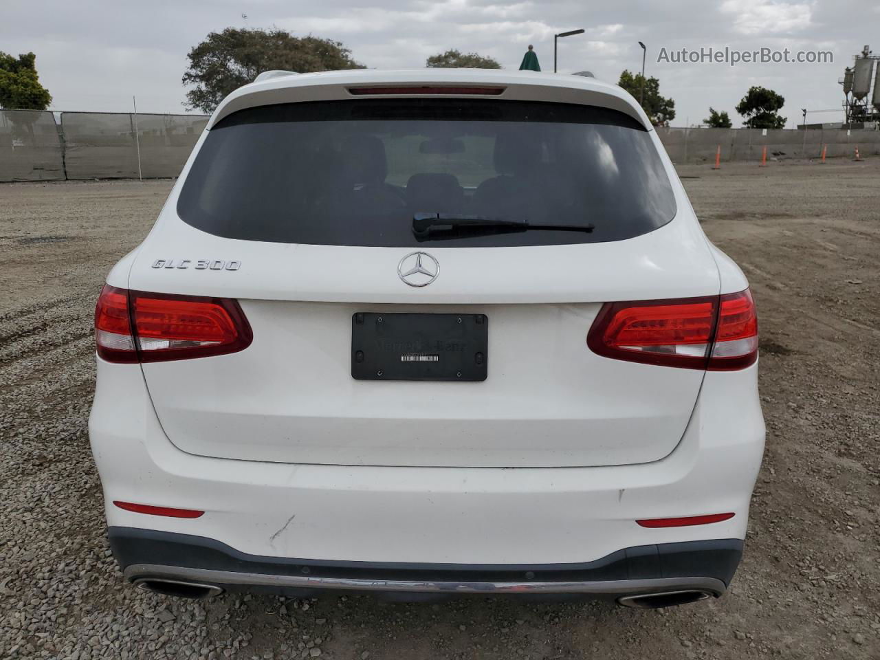 2016 Mercedes-benz Glc 300 White vin: WDC0G4JB2GF018942