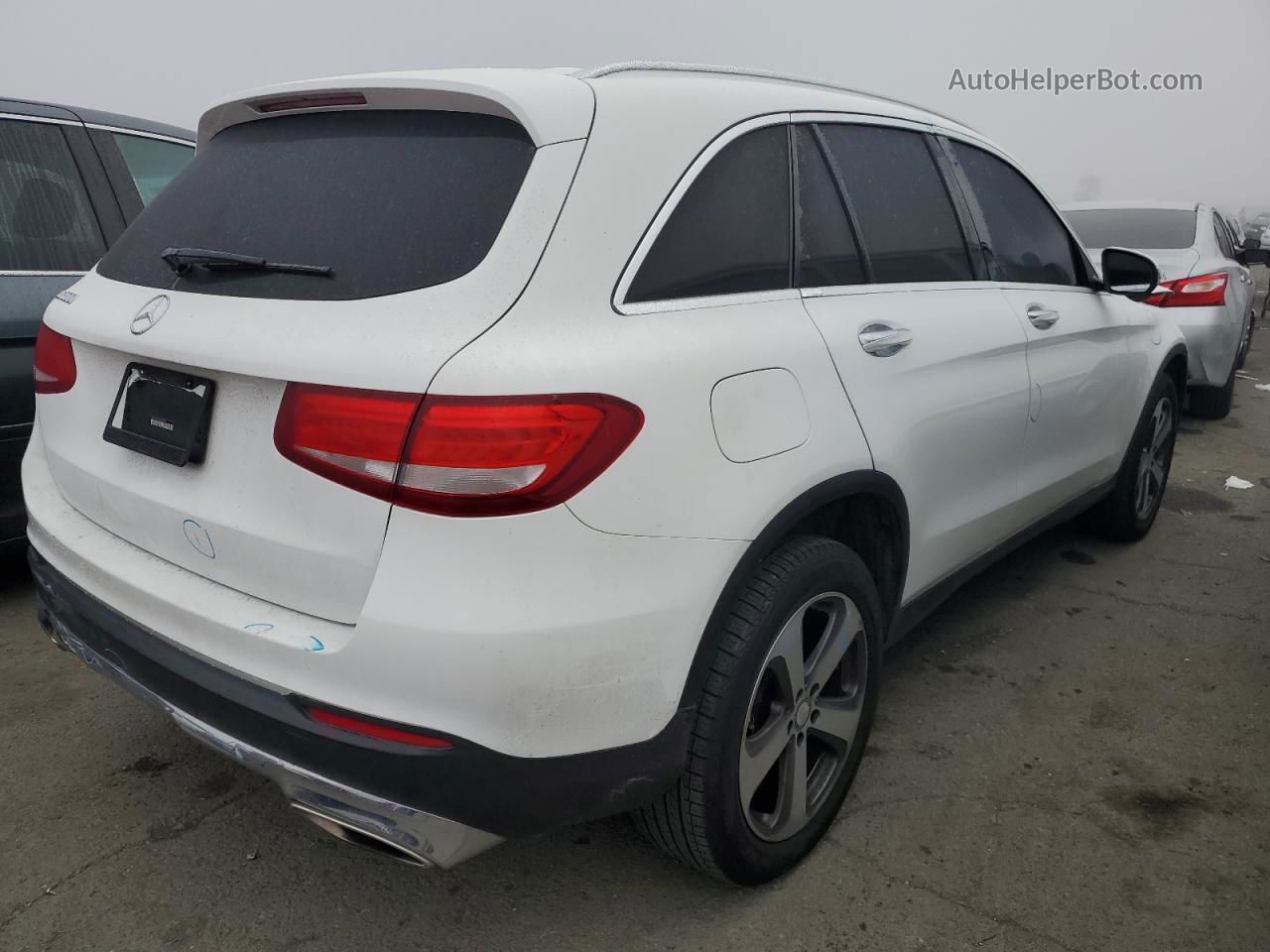 2016 Mercedes-benz Glc 300 White vin: WDC0G4JB8GF058023