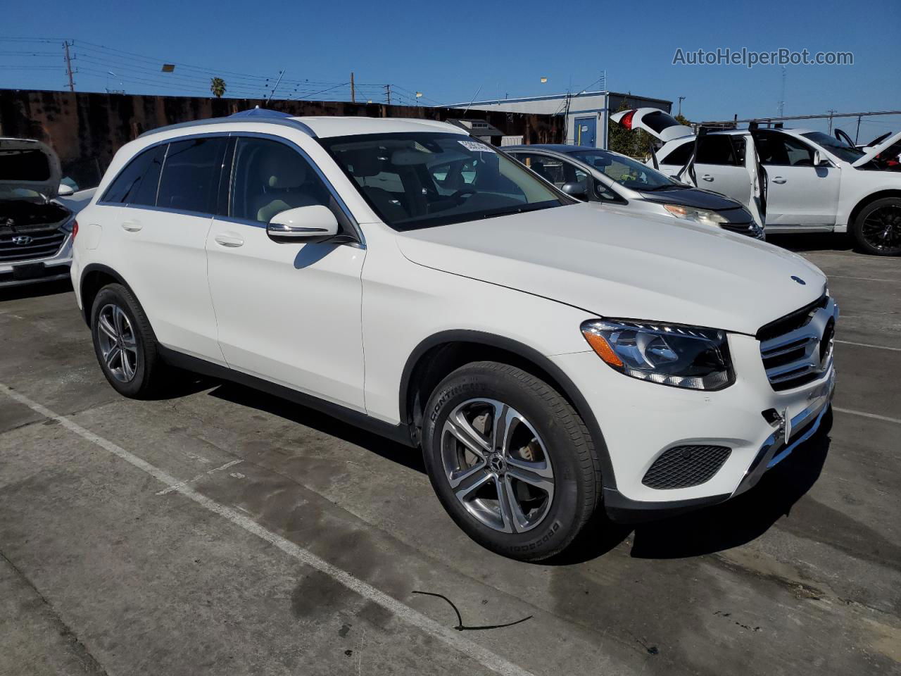 2019 Mercedes-benz Glc 300 White vin: WDC0G4JB8KF590879